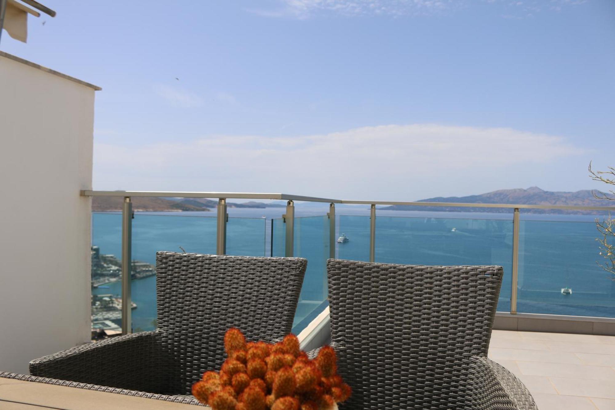 Rocknest Sea View Penthouse Apartment Sarande Exterior photo